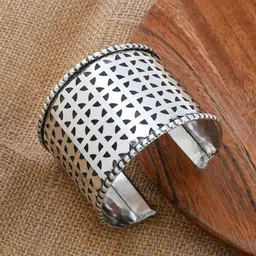 TEEJH Fizah Silver-Plated Oxidised Cuff Bracelet-picture-17