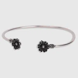 SOHI Women Black Silver-Plated Cuff Bracelet image 4