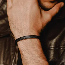 Jazz and Sizzle Men Stainless Steel Textured Kada Bracelet image 4