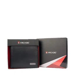 ARCADIO Men Black Textured Leather RFID Two Fold Wallet image 3