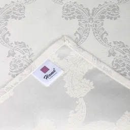 sivya by home Cream Hallway Damasc Cotton Jacquard (84 x 13) Table Runner image 5