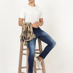 Wrangler Men Cotton Slim Fit Heavy Fade Stretchable Jeans image 4