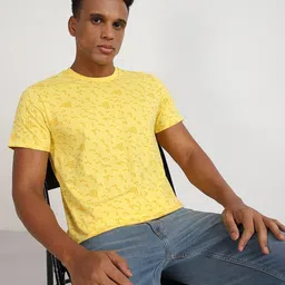 Lee Men Abstract Printed Slim Fit Cotton T-shirt-picture-34
