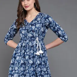 antaran Floral Printed Cotton Longline Wrap Top-picture-32