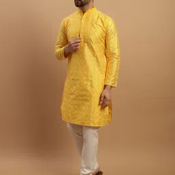 SOJANYA Geometric Embroidered Regular Kurta With Churidar & Nehru Jacket image 5