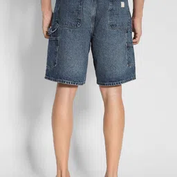 AMERICAN EAGLE OUTFITTERS Men Washed Denim Shorts Technology image 3