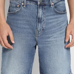 AMERICAN EAGLE OUTFITTERS Men Washed Denim Shorts Technology image 5