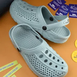 KRAASA Men Self Design Clogs-image-13