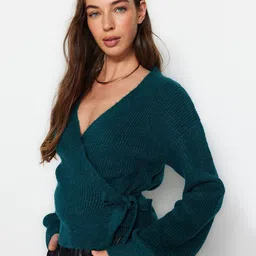 Trendyol Ribbed V-Neck Pullover Sweater image 4