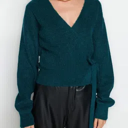 Trendyol Ribbed V-Neck Pullover Sweater image 2
