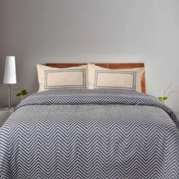 saral home Blue Geometric 144 TC 100% Cotton Queen Sized Bed Sheets with 2 Pillow Covers-picture-14