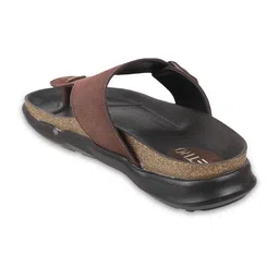 Metro Men Textured Leather Comfort Sandals image 3