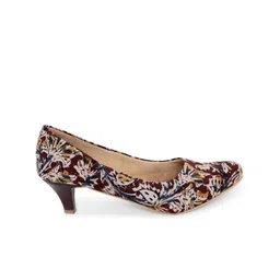 Kanvas Brown Printed Ethnic Kitten Pumps with Buckles image 2