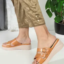 ICONICS Textured Open Toe Buckles Detail Flatform image 4