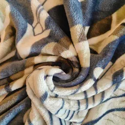 threads 320 GSM Wool Floral Silky Touch Super Soft Single Bed Blanket image 3
