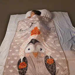 Yellow Bee Peach-Coloured & White Cartoon Characters AC Room 354 GSM Single Bed Blanket image 5