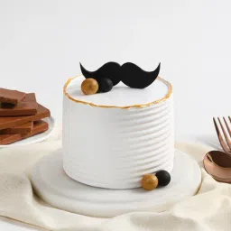 Pearly Moustache Cake-picture-32