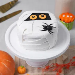 Creepy Cute Mummy Halloween Cake-picture-29