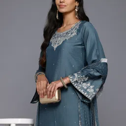 Varanga Floral Embroidered Kurta With Trousers & Dupatta image 1