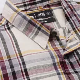the bear house Men Slim Fit Checkered Spread Collar Casual Shirt image 3