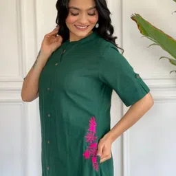 uroos Women Viscose Rayon Kurta Pant Set image 3