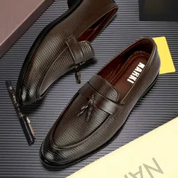 narki Men's Brown Textured Leather Tassel Loafers – Stylish Slip-On Loafers For Men-picture-11