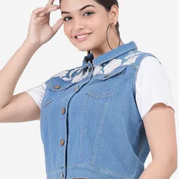 SUMAVI-FASHION Embroidered Crop Denim Jacket image 3