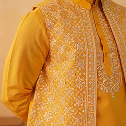 Jompers Men Floral Embroidered Regular Chikankari Kurta with Pyjamas image 2