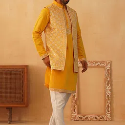 Jompers Men Floral Embroidered Regular Chikankari Kurta with Pyjamas image 4