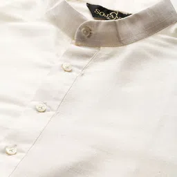 SOJANYA Men Off White Kurta with Churidar & Nehru Jacket image 5