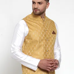 jompers Printed Men Waistcoat image 2