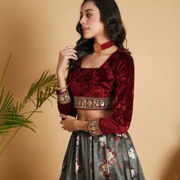 shae by sassafras Casual Regular Sleeves Printed Women Maroon Top image 4