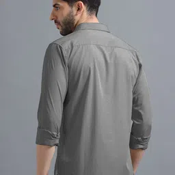 metronaut Men Regular Fit Solid Spread Collar Casual Shirt image 3