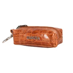 Sassora Textured Leather Travel Pouch image 3