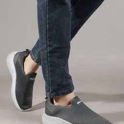 density Walking Shoes For Men image 2