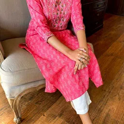 mistasu Women Cotton Blend Kurta Pant Set image 4