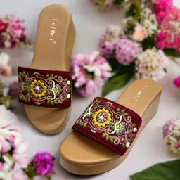 le jodi Women Wedges Sandal-picture-17