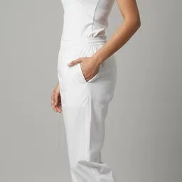 izaafa Women Regular Fit White Pure Cotton Trousers image 3