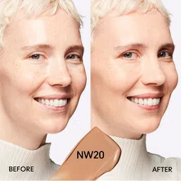 M.A.C Studio Fix Fluid SPF 15 24Hr + Oil Control Matte Foundation 30 ml - Shade NW20 image 4