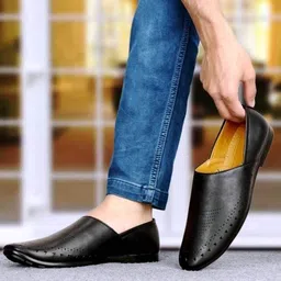 von huette Jutis For Men image 1