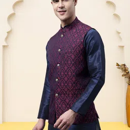 jompers Printed Men Waistcoat image 2