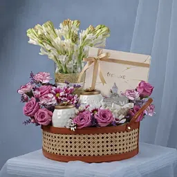 Luxe Diwali Bloom n Candle Hamper-picture-11