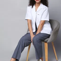 knya Lab Coat image 4