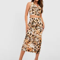 Boohoo Leopard Print Halter Neck Crop Top image 2