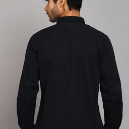 roadster Men Regular Fit Solid Casual Shirt image 4