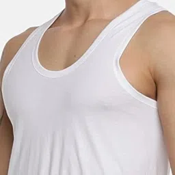 skc Men Vest image 3