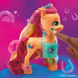my little pony A New Generation Rainbow Reveal Sunny Starscout Toy with Accessories image 5