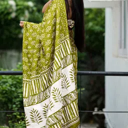 here&now Floral Print, Printed, Embellished Bollywood Pure Cotton Saree image 2