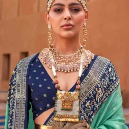 ri-wah Patola Print Saree with Contrast Zari Border image 5