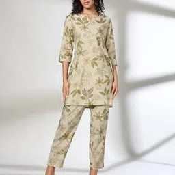Women Floral Print Kurta & Pants Set-image-86